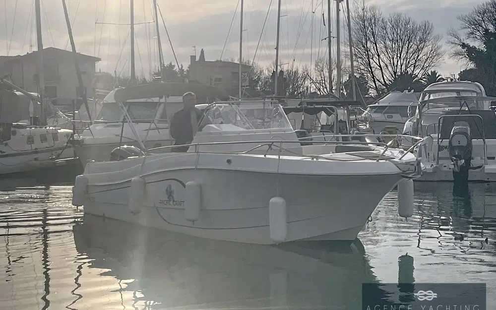 slider 0 Pacific Craft 750 Open