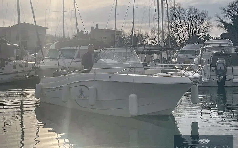 slider 1 Pacific Craft 750 Open