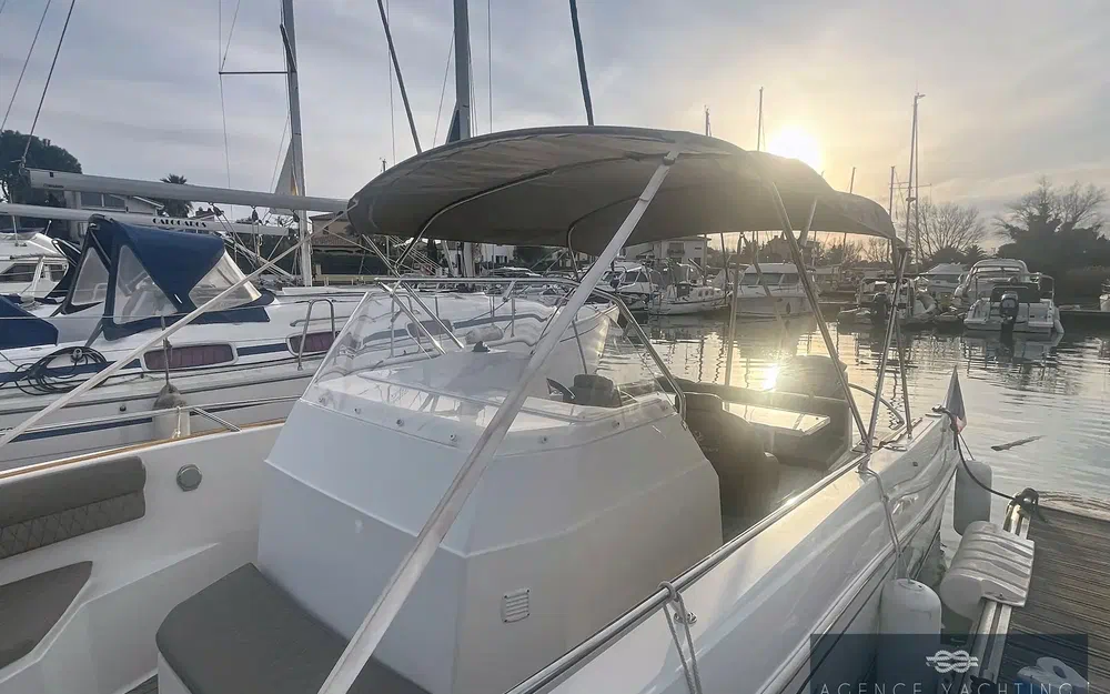 slider 19 Pacific Craft 750 Open