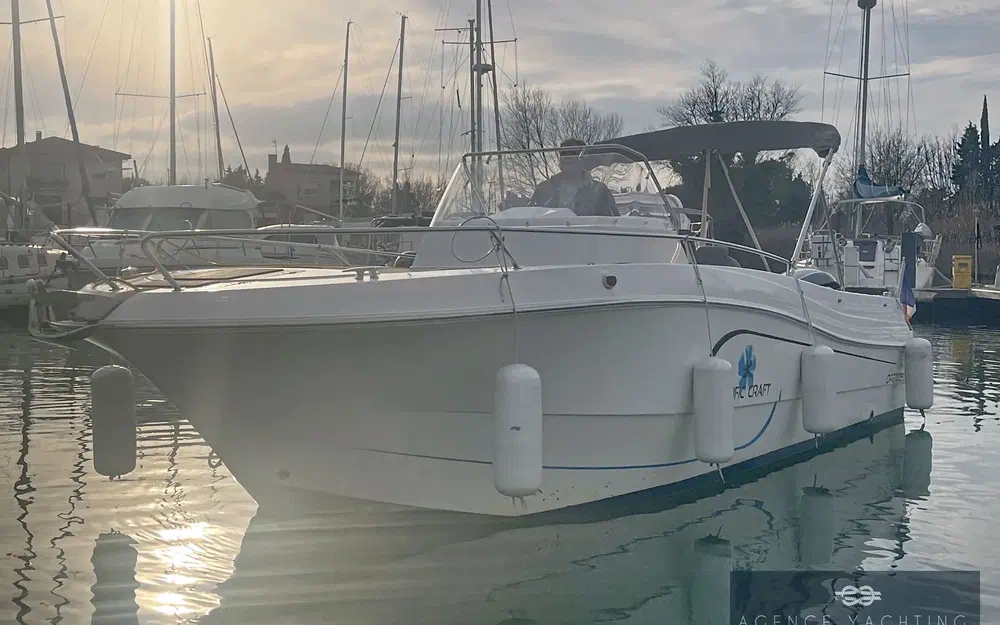 slider 2 Pacific Craft 750 Open