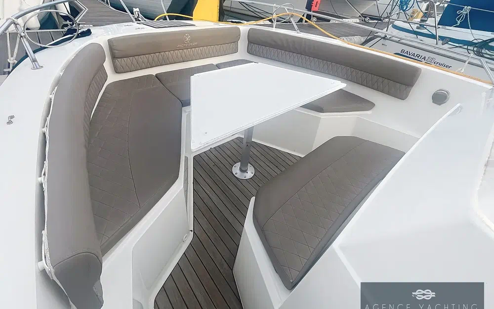 slider 6 Pacific Craft 750 Open