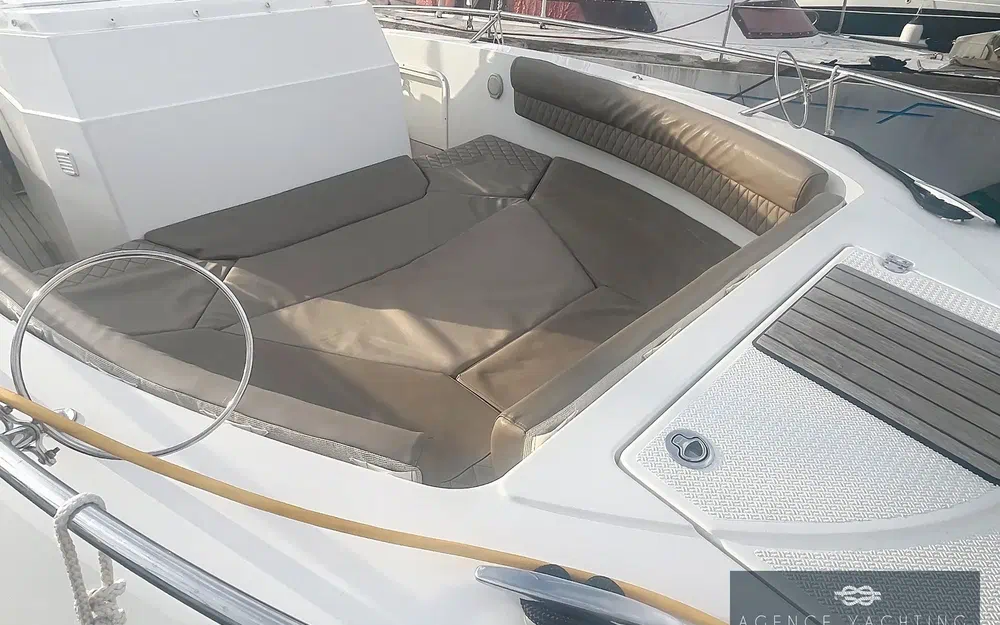 slider 8 Pacific Craft 750 Open