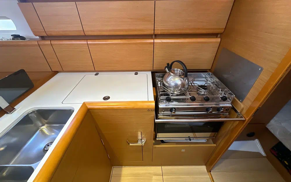 slider 17 Jeanneau Sun Odyssey 379