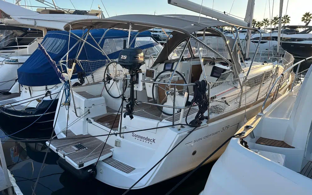 slider 2 Jeanneau Sun Odyssey 379