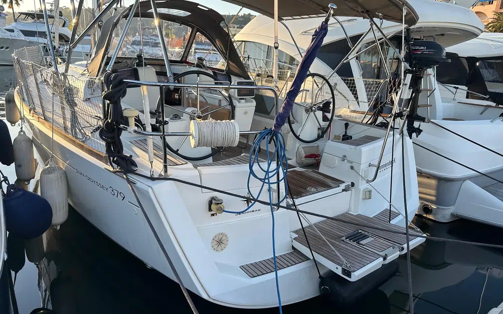 slider 4 Jeanneau Sun Odyssey 379