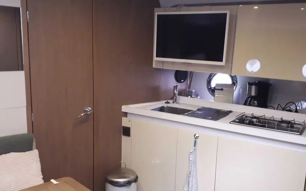 slider 19 Beneteau Gran Turismo 38