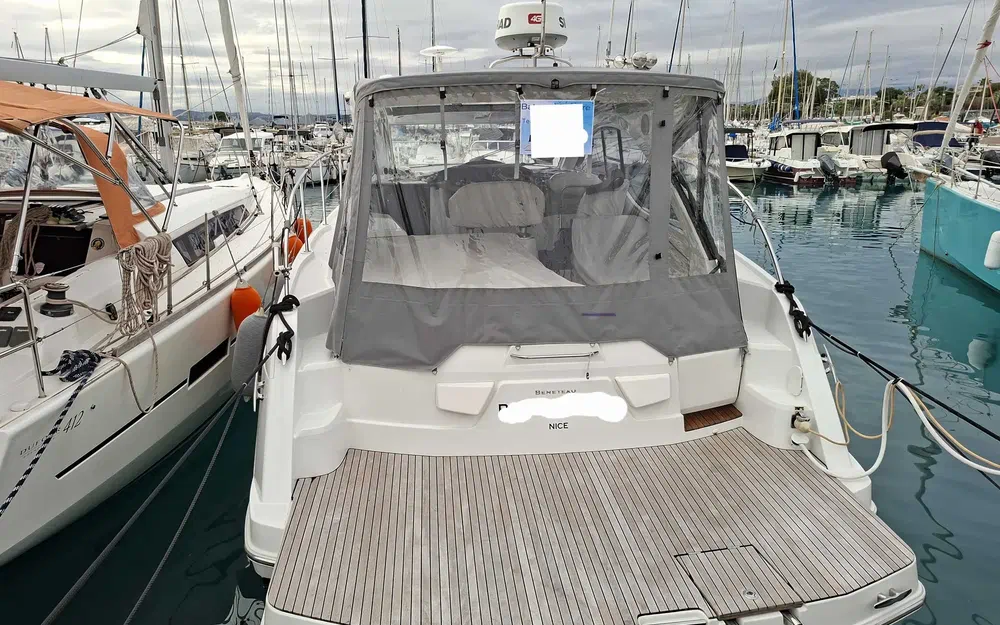 slider 2 Beneteau Gran Turismo 38