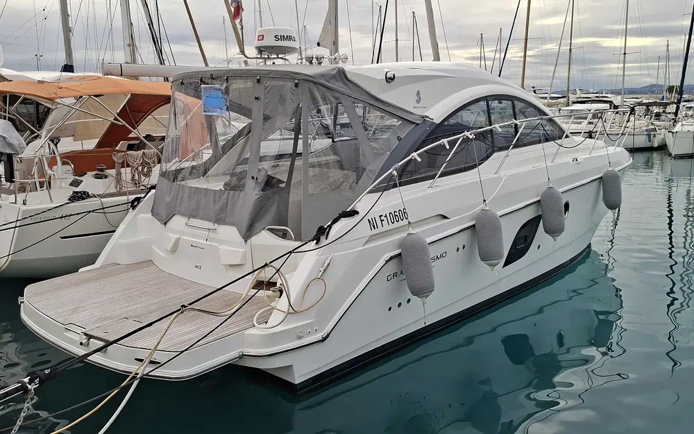 slider 3 Beneteau Gran Turismo 38