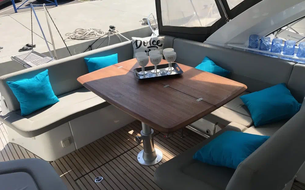 slider 7 Beneteau Gran Turismo 38
