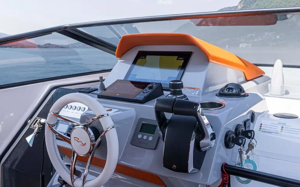 slider 6 Rio Yachts Daytona 35 Bow rider