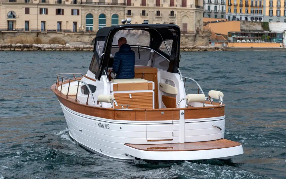 slider 6 Cantieri Mimi Libeccio 8.5 Cabin