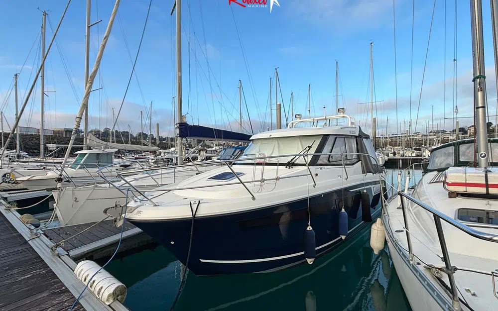 slider 1 Jeanneau Merry Fisher 855