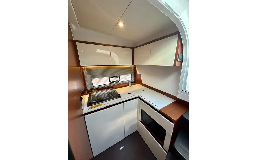 slider 11 Jeanneau Leader 40