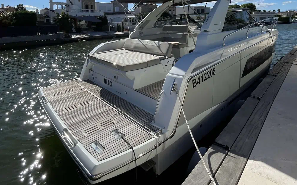 slider 1 Jeanneau Leader 40