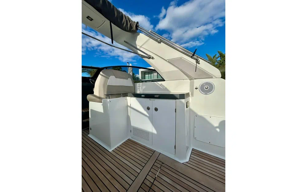 slider 7 Jeanneau Leader 40