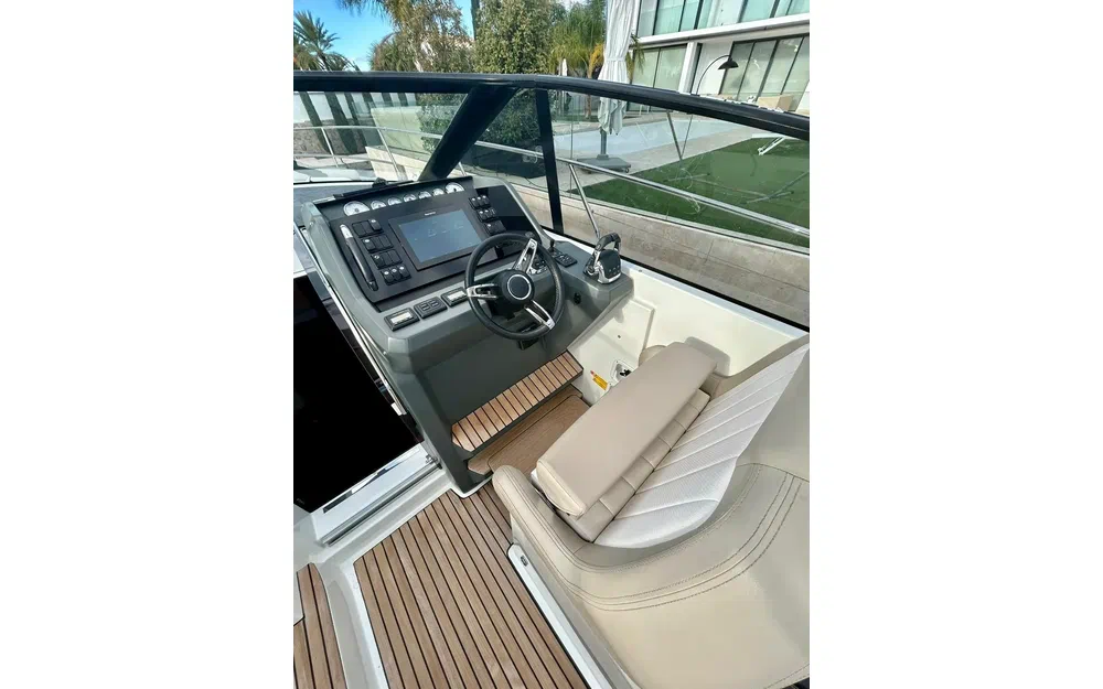 slider 8 Jeanneau Leader 40