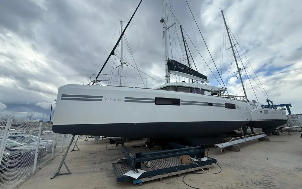 slider 0 Lagoon 52 F