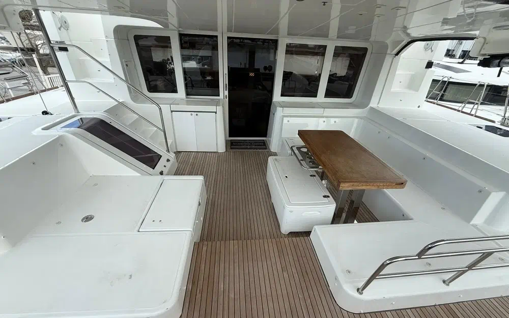 slider 3 Lagoon 52 F