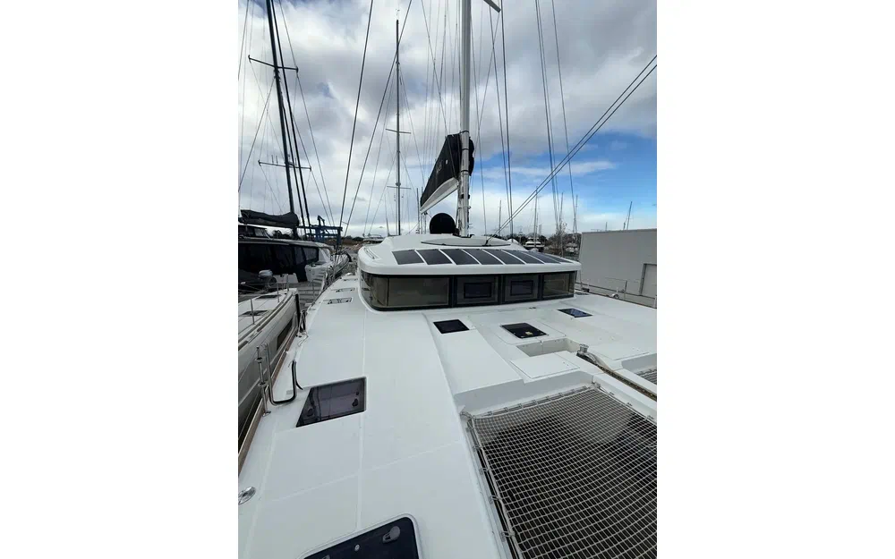 slider 6 Lagoon 52 F