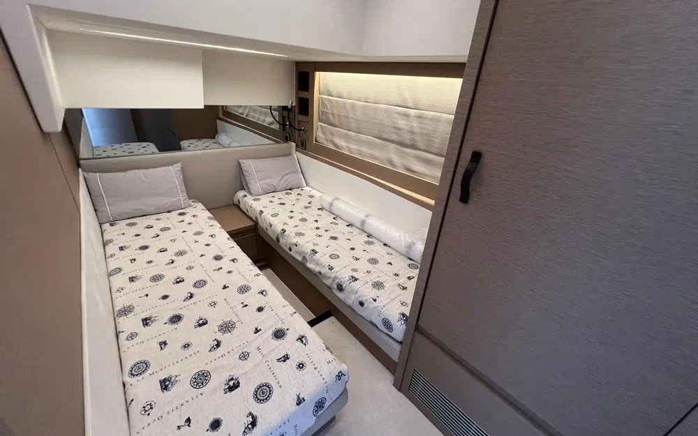 slider 19 Jeanneau Prestige 520