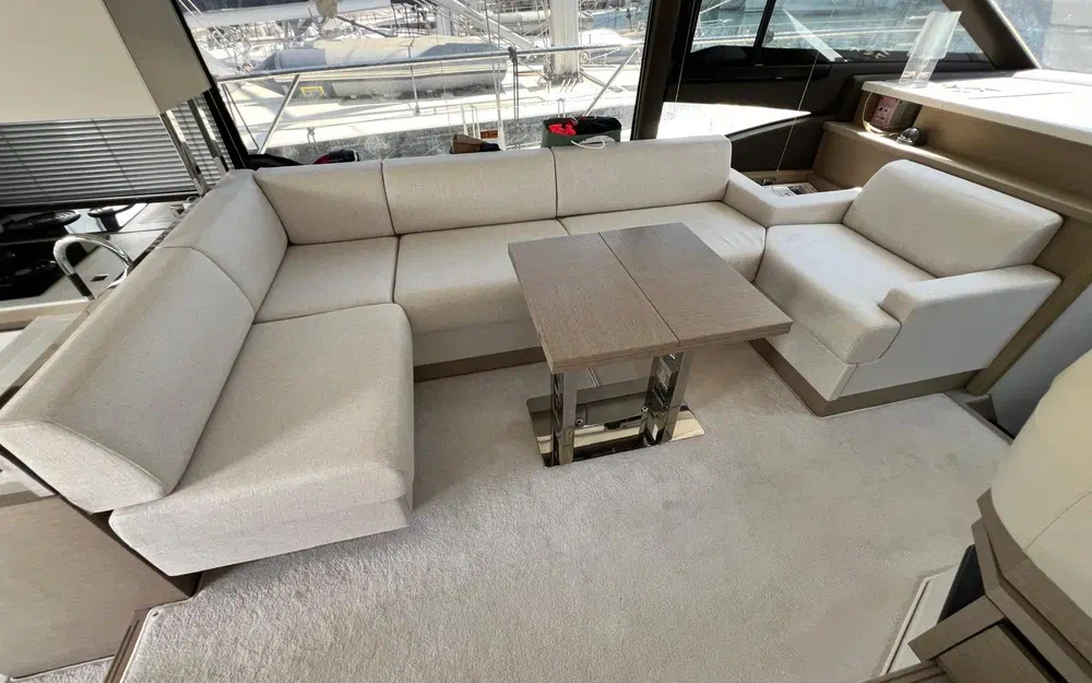 slider 3 Prestige Yachts 520 S