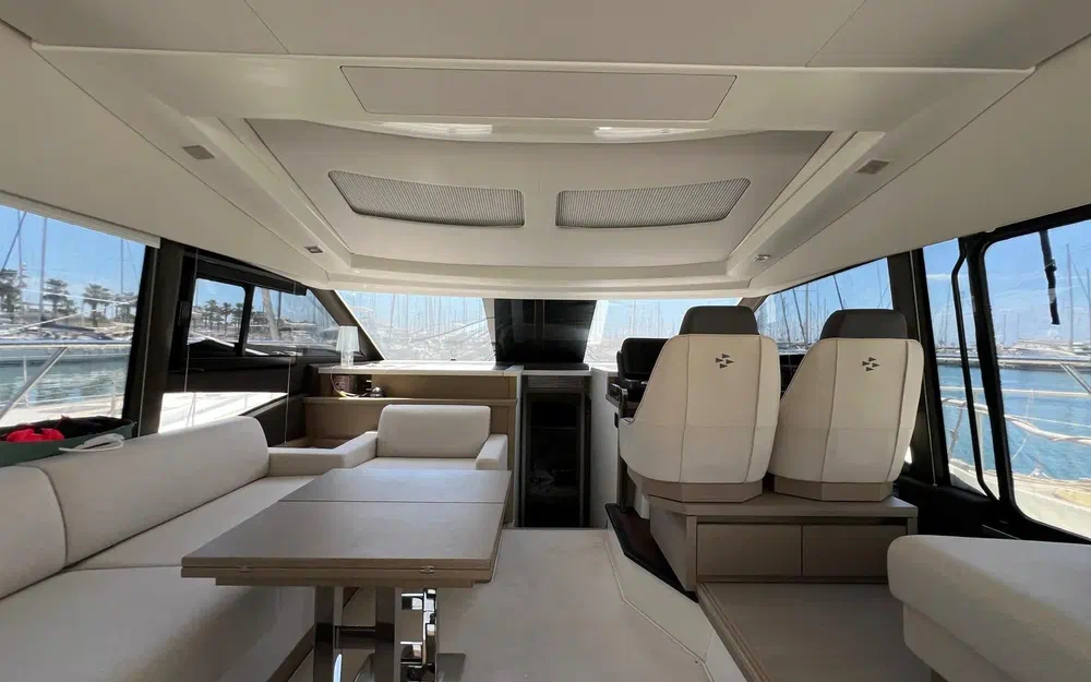 slider 4 Prestige Yachts 520 S