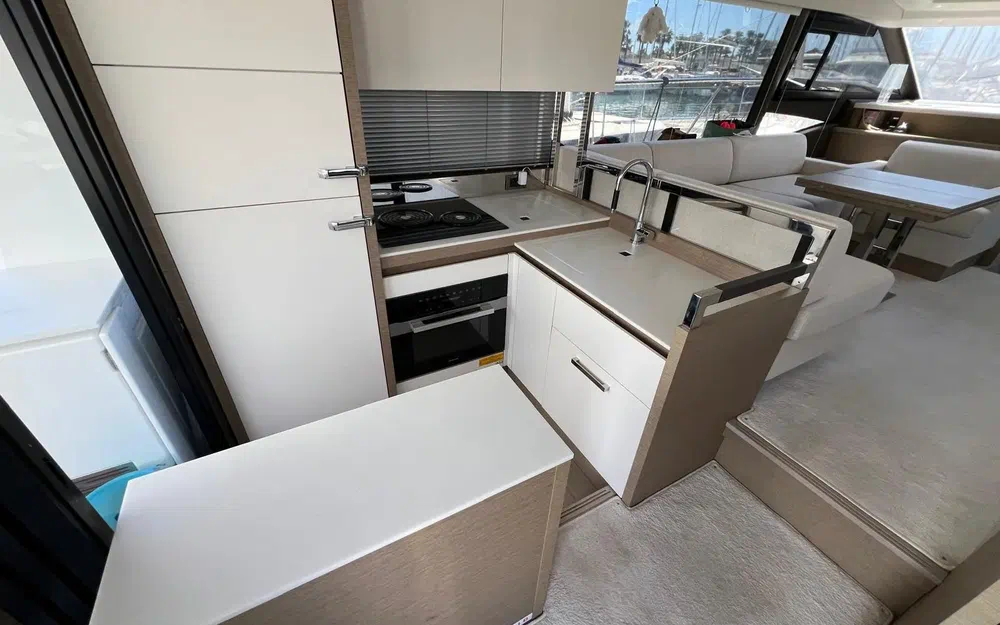 slider 6 Jeanneau Prestige 520