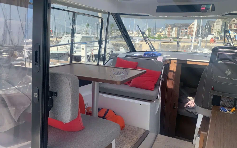 slider 12 Jeanneau Merry Fisher 895