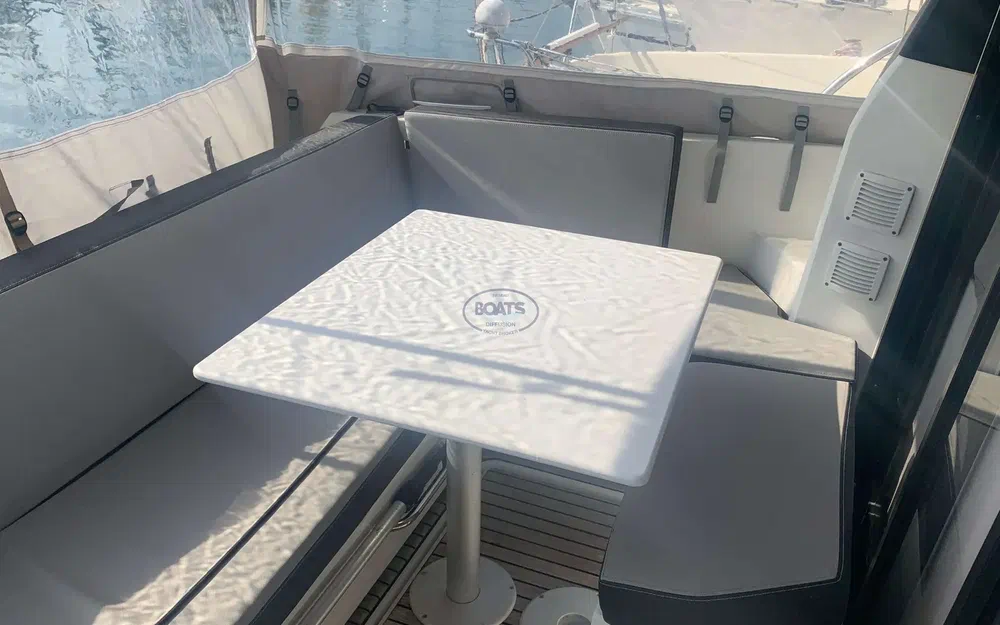 slider 8 Jeanneau Merry Fisher 895