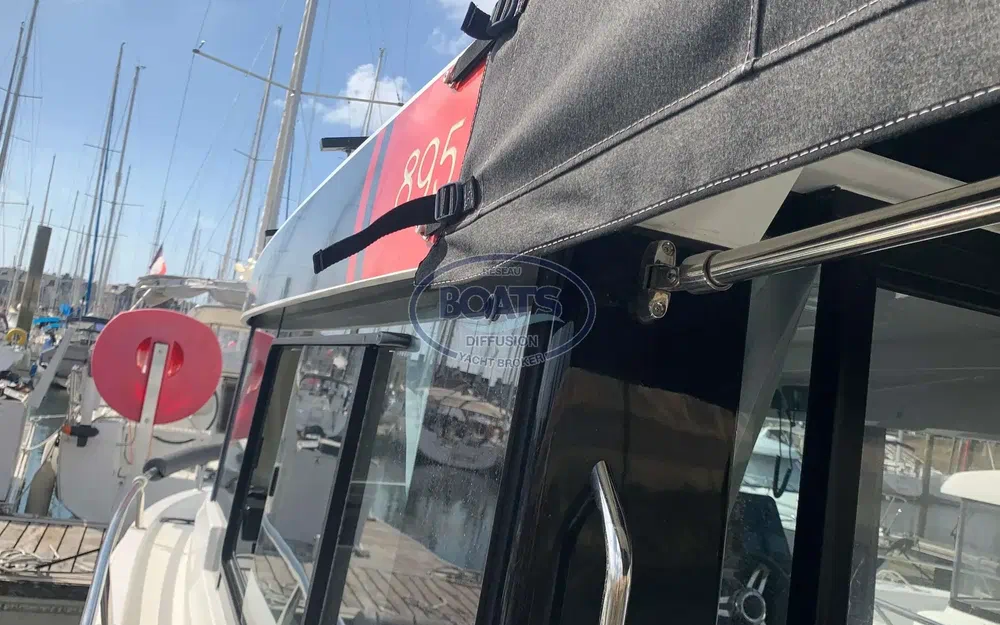 slider 10 Jeanneau Merry Fisher 895 Sport