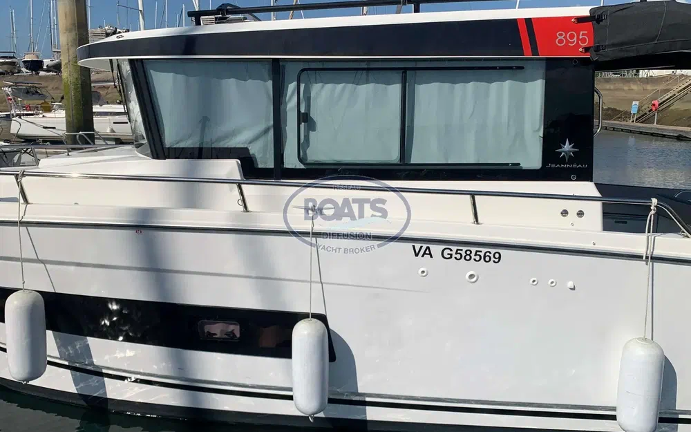 slider 3 Jeanneau Merry Fisher 895