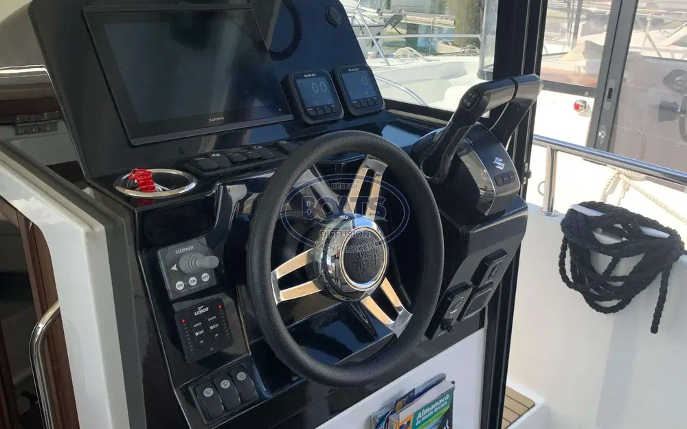 slider 4 Jeanneau Merry Fisher 895