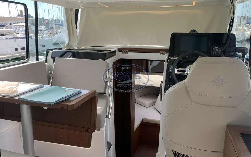 slider 5 Jeanneau Merry Fisher 895 Sport