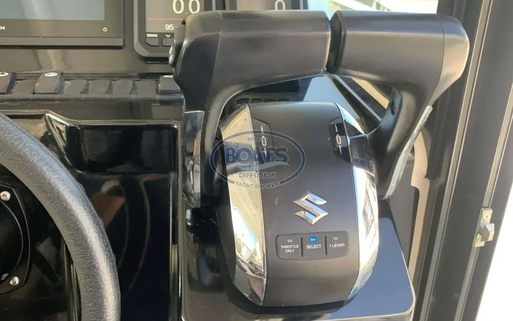 slider 7 Jeanneau Merry Fisher 895 Sport