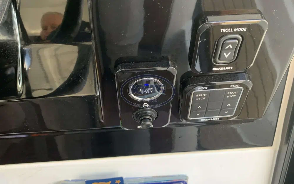 slider 8 Jeanneau Merry Fisher 895 Sport