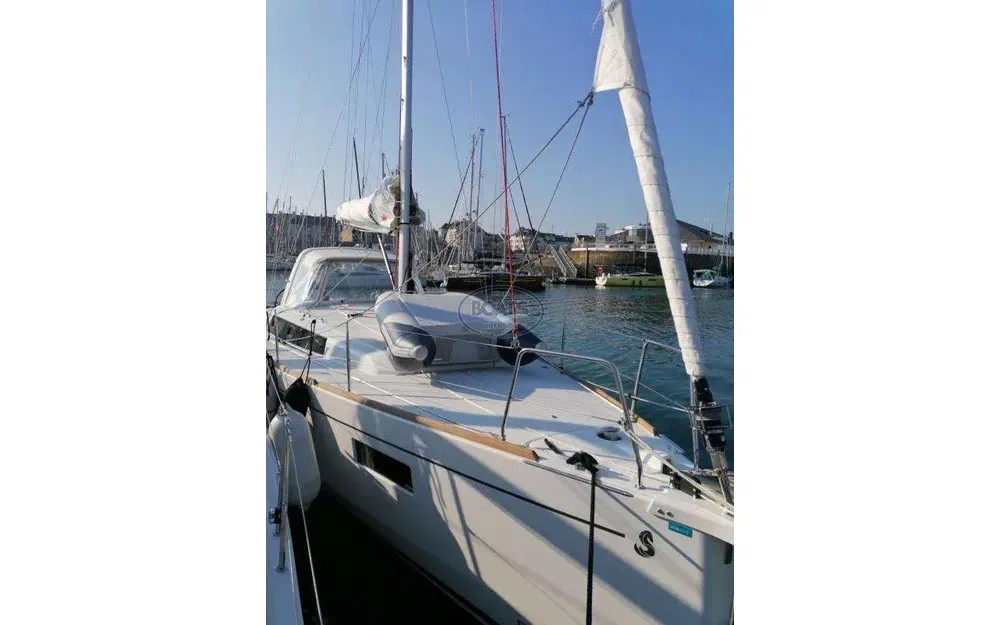 slider 1 Beneteau Oceanis 38.1