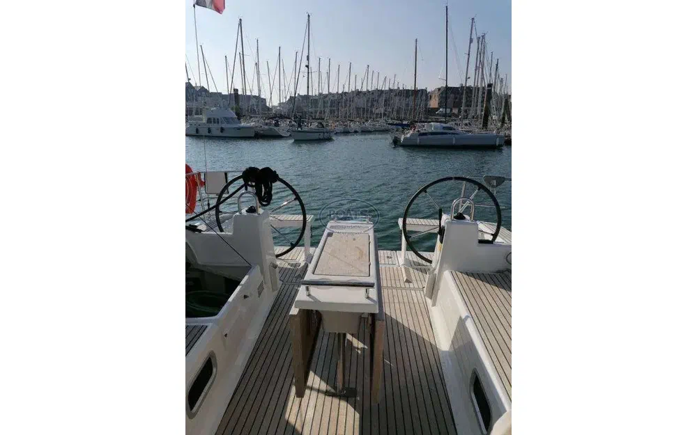 slider 3 Beneteau Oceanis 38.1
