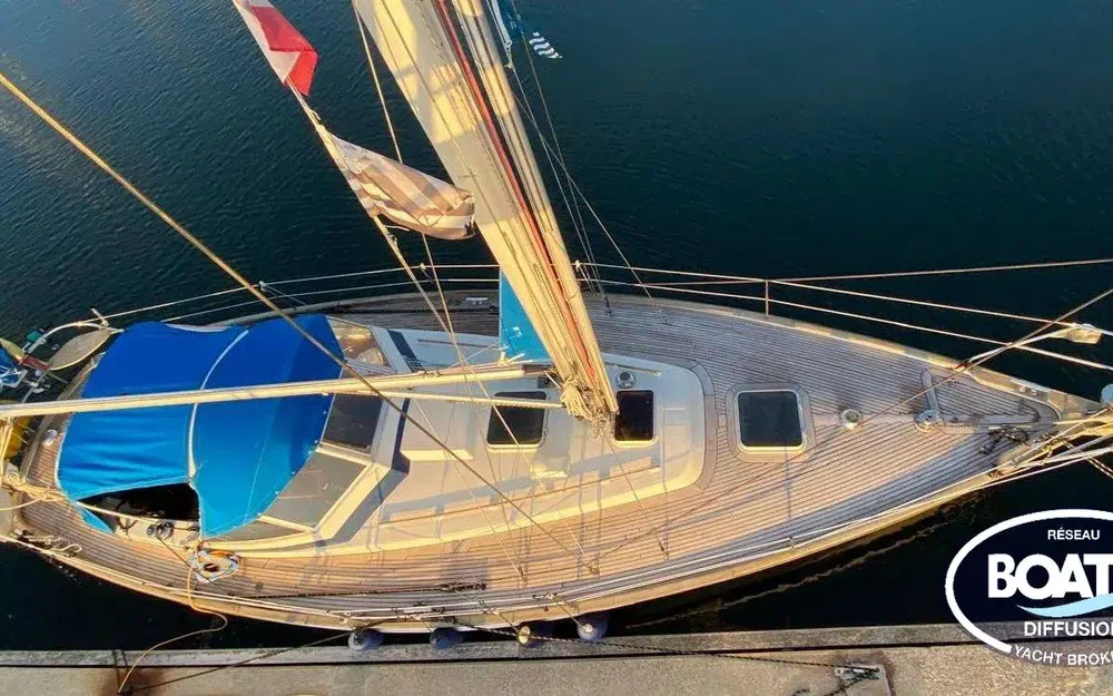 slider 0 Hallberg Rassy 352