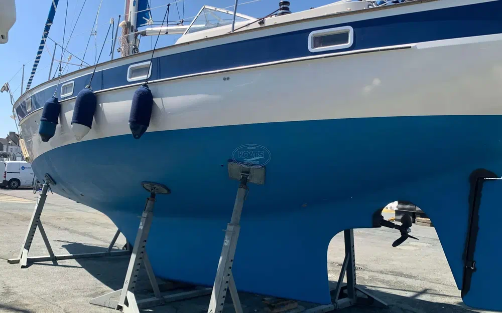 slider 7 Hallberg Rassy 352