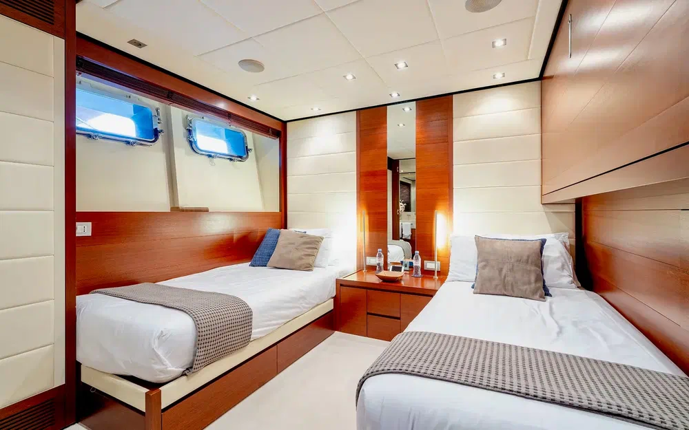 slider 24 Baglietto 43