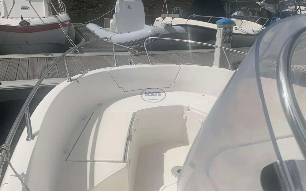 slider 9 Jeanneau Cap Camarat 635 Style