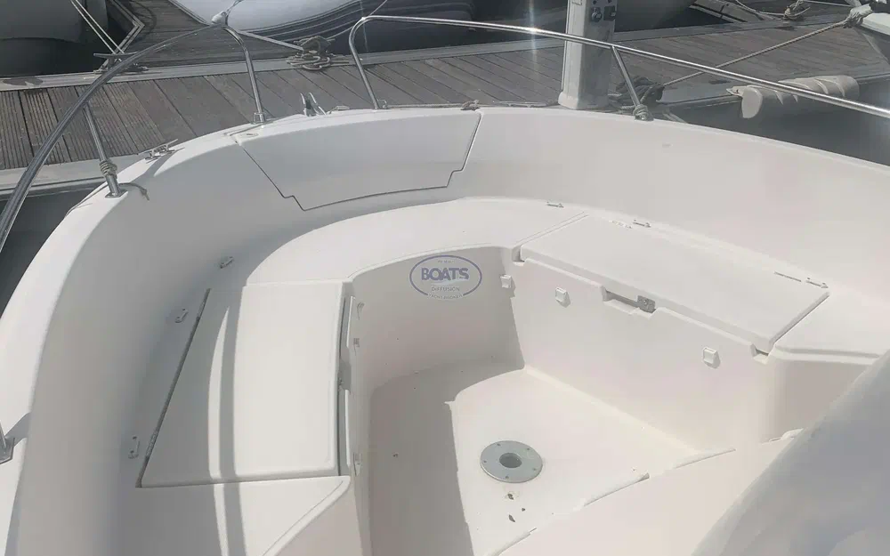 slider 10 Jeanneau Cap Camarat 635 Style