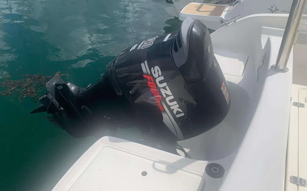 slider 4 Jeanneau Cap Camarat 635 Style