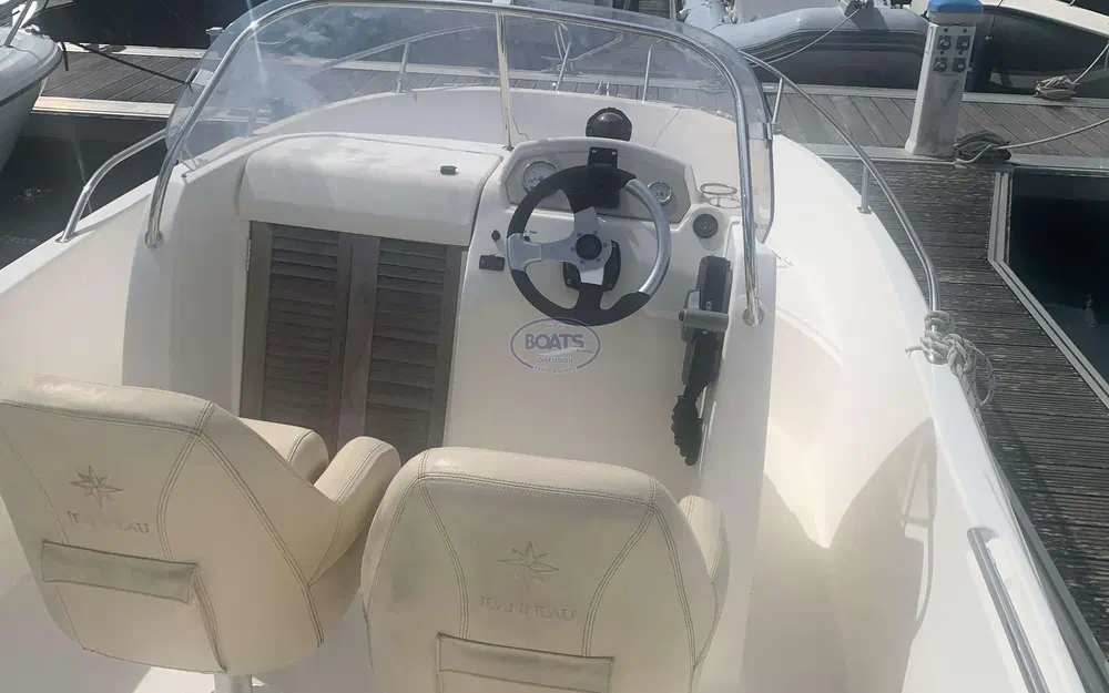 slider 5 Jeanneau Cap Camarat 635