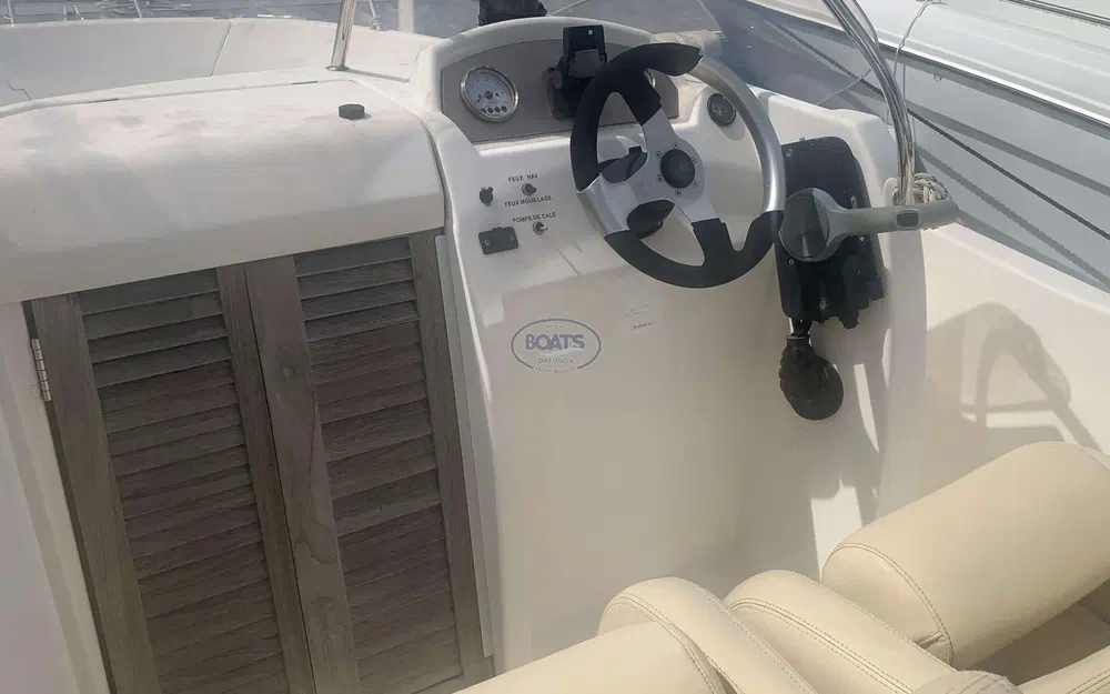 slider 7 Jeanneau Cap Camarat 635 Style