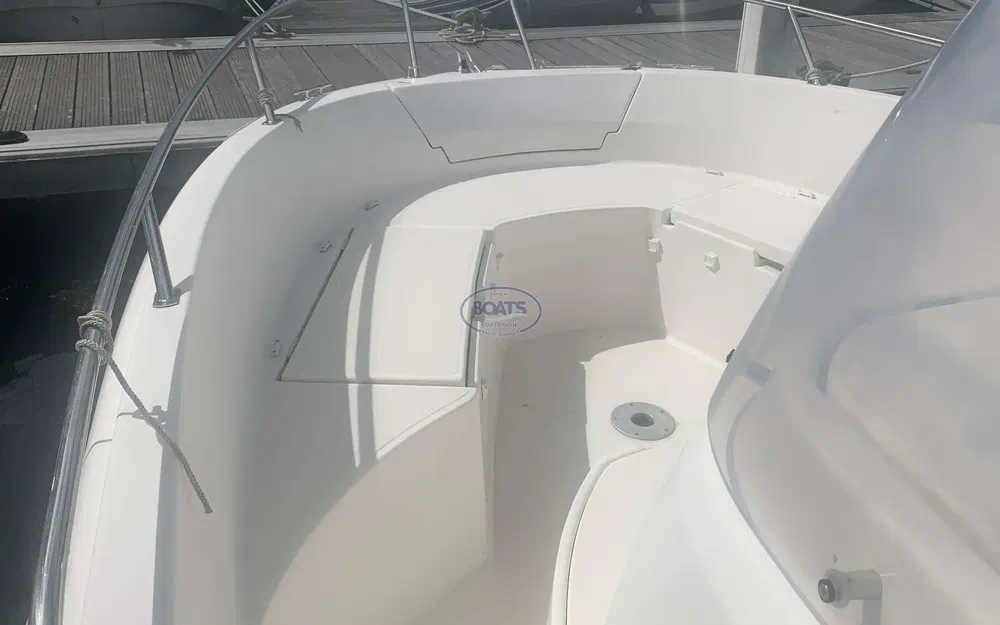 slider 8 Jeanneau Cap Camarat 635