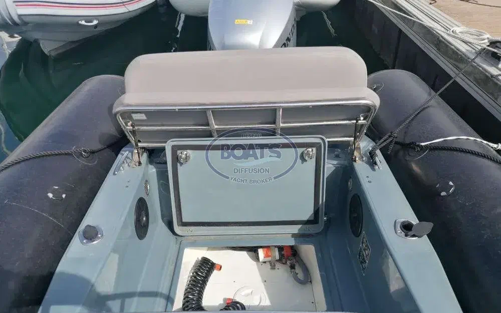 slider 12 Bombard Explorer 700 Neo