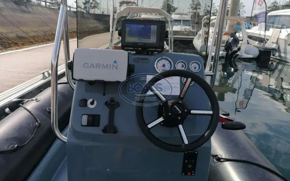 slider 8 Bombard Explorer 700 Neo