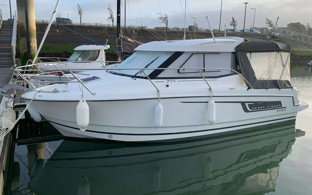 slider 0 Jeanneau Merry Fisher 755