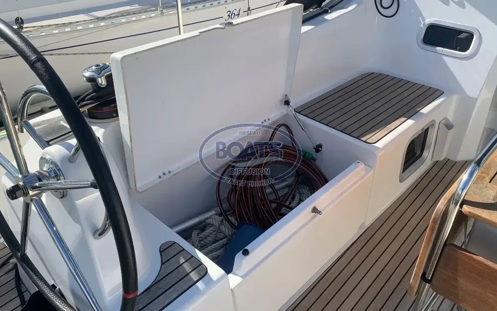 slider 9 Jeanneau Sun Odyssey 380